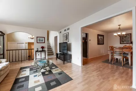 5 Pine Ridge Dr, Edison, NJ 08820 photo 8