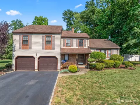 5 Pine Ridge Dr, Edison, NJ 08820 photo 1