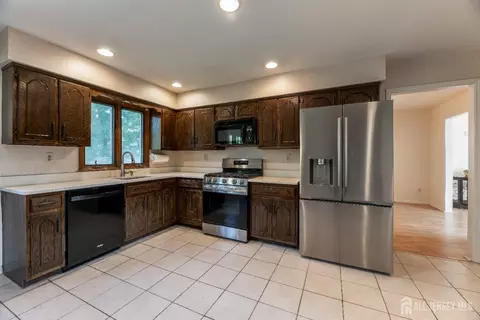 5 Pine Ridge Dr, Edison, NJ 08820 photo 13