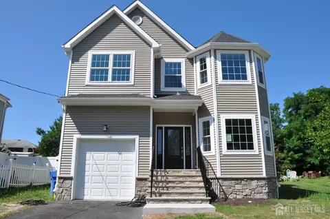 95 S Fulton St, Woodbridge, NJ 07095