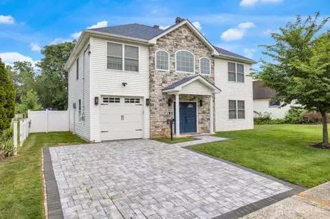 38 Sturgis Rd, Edison, NJ 08817