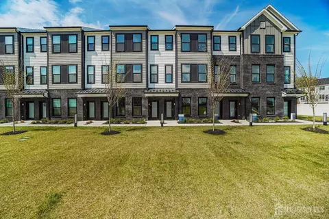 216 Lyla Ln, New Brunswick, NJ 08901