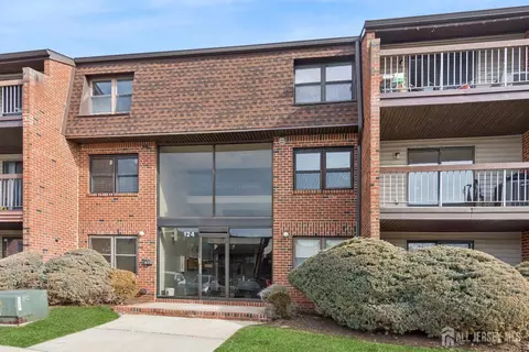 124 Beverly Hill Ter #J, Woodbridge, NJ 07095