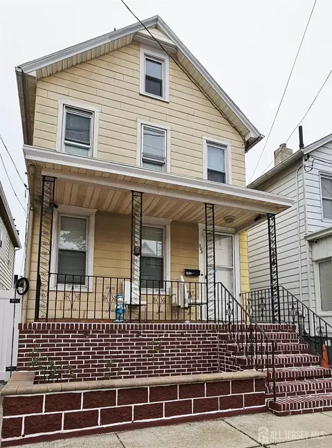 302 Sandford St, New Brunswick, NJ 08901