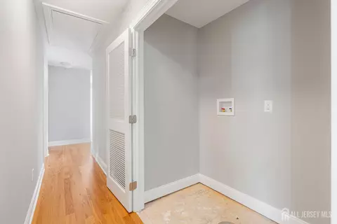 Entry Way - 78 Prospect Ave, Edison, NJ 08817 photo 1 of 5