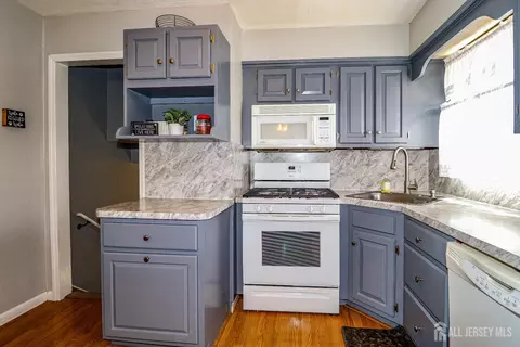 Kitchen - 26 Moryan Rd, Edison, NJ 08817 photo 3 of 3