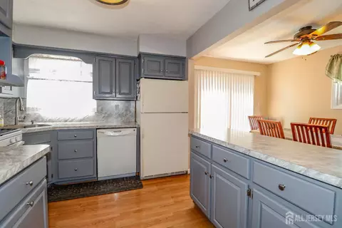 Kitchen - 26 Moryan Rd, Edison, NJ 08817 photo 2 of 3