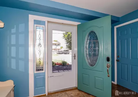 Entry Way - 26 Moryan Rd, Edison, NJ 08817 photo 2 of 3