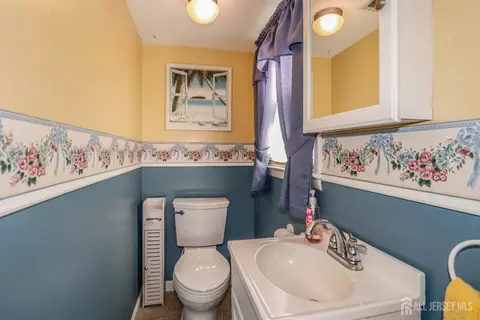 Bath - 26 Moryan Rd, Edison, NJ 08817 photo 1 of 2