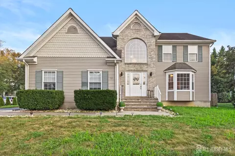 15 Anderson Ave, Monroe, NJ 08831