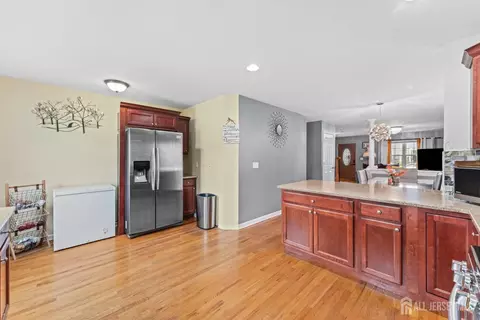 300 Runyon Ave, Middlesex, NJ 08846 photo 9