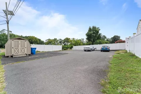 300 Runyon Ave, Middlesex, NJ 08846 photo 18