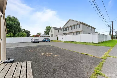 300 Runyon Ave, Middlesex, NJ 08846 photo 17