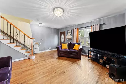 300 Runyon Ave, Middlesex, NJ 08846 photo 4