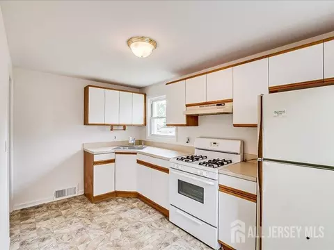 220 Stephenson Ave, Middlesex, NJ 08846 photo 8