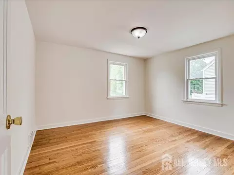 220 Stephenson Ave, Middlesex, NJ 08846 photo 9