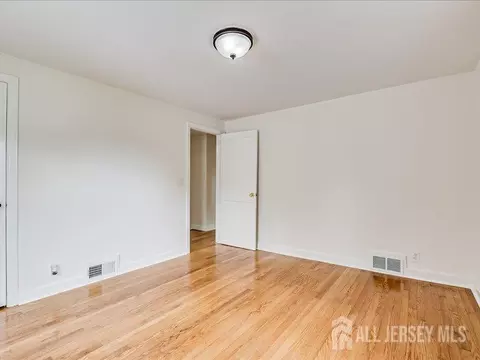 220 Stephenson Ave, Middlesex, NJ 08846 photo 10