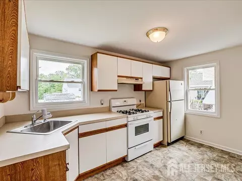 220 Stephenson Ave, Middlesex, NJ 08846 photo 6