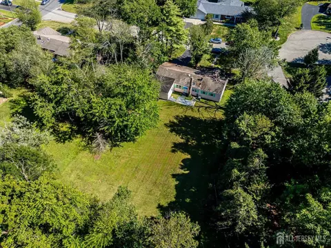 View/Area - 6 Wayne Ct, Edison, NJ 08820 photo 5 of 11