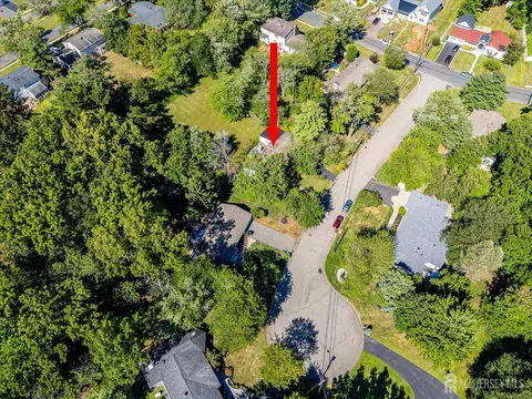 View/Area - 6 Wayne Ct, Edison, NJ 08820 photo 2 of 11