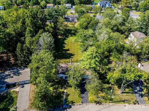 View/Area - 6 Wayne Ct, Edison, NJ 08820 photo 3 of 11