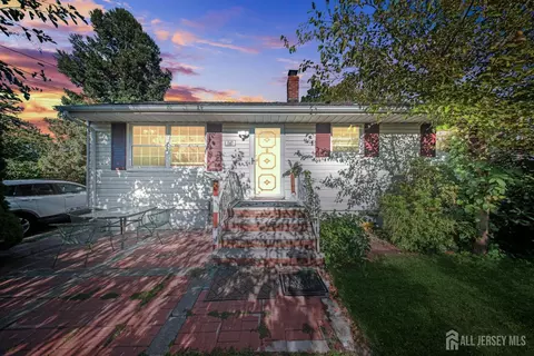 247 Adams St, Piscataway, NJ 08854