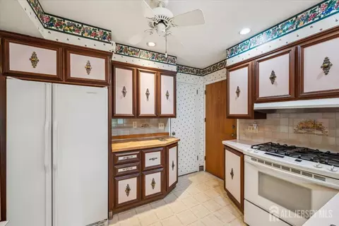 50 Glen Gary Rd, Middlesex, NJ 08846 photo 5