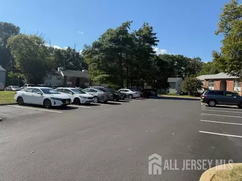 18 Augusta Ct #5, Freehold, NJ 07728