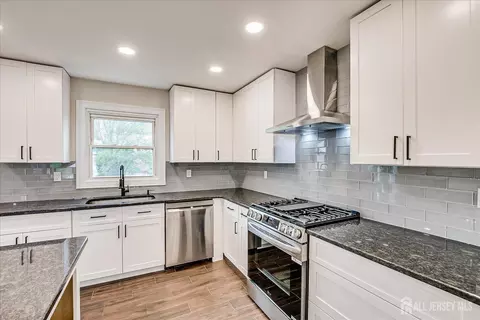 Kitchen - 3 Birch Rd, Edison, NJ 08817 photo 5 of 6