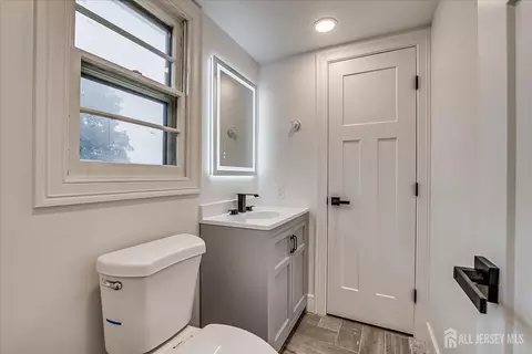 Bath - 3 Birch Rd, Edison, NJ 08817 photo 3 of 3