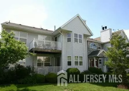 125 Exeter Ct, Piscataway, NJ 08854