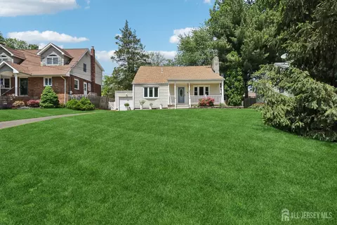 54 Morningside Rd, Colonia, NJ 07067