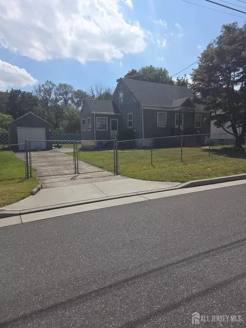 35 Murray Ave, Piscataway, NJ 08854