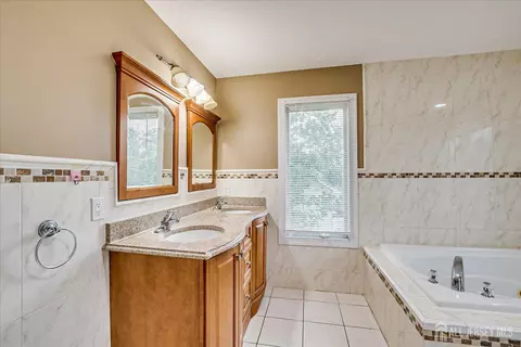 2 Universal Ave, Edison, NJ 08820 photo 23