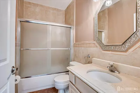 2 Universal Ave, Edison, NJ 08820 photo 15