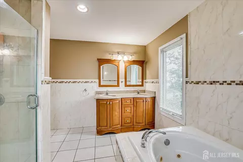 2 Universal Ave, Edison, NJ 08820 photo 22