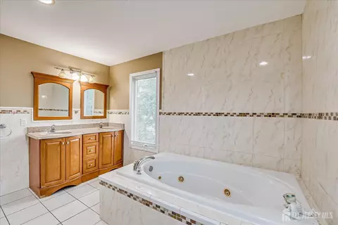 2 Universal Ave, Edison, NJ 08820 photo 24