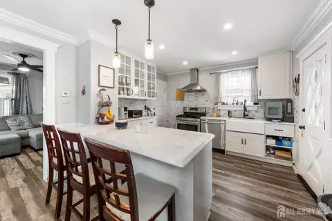 Kitchen - 142 Vogel Pl, Middlesex, NJ 08846 photo 1 of 3