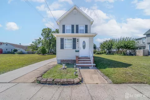 26 Water St, South River, NJ 08882