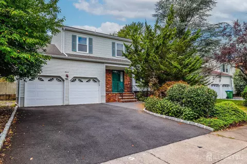 11 Bernice St, Edison, NJ 08820
