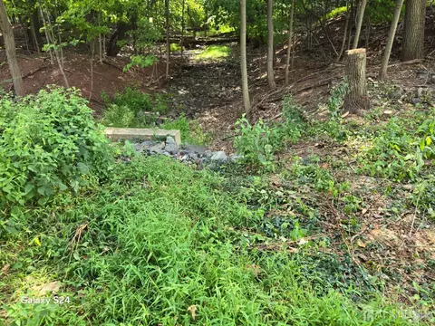 17 Lake Park Dr, Piscataway, NJ 08854