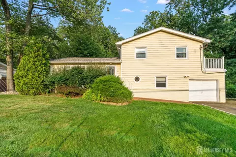 20 Valley Vale Dr, Old Bridge, NJ 08857