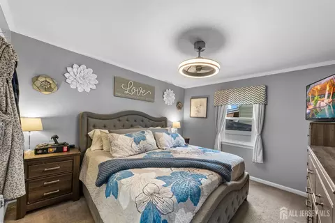545 Howard Ave, Middlesex, NJ 08846 photo 10
