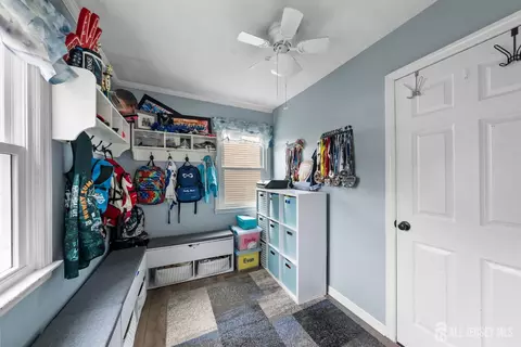 545 Howard Ave, Middlesex, NJ 08846 photo 14
