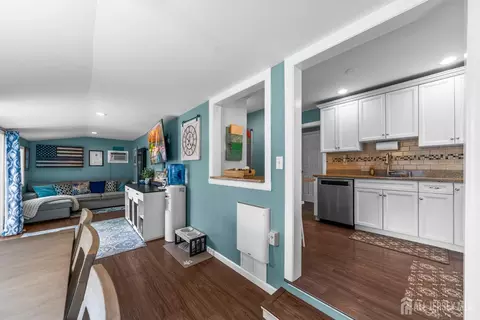 545 Howard Ave, Middlesex, NJ 08846 photo 18