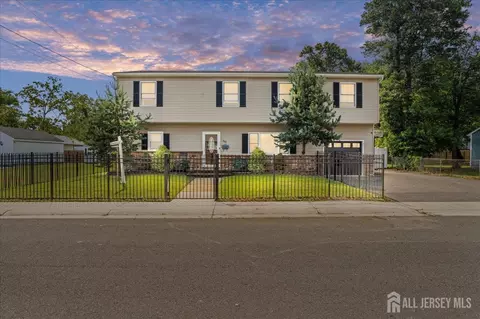 60 Maple Ave, Keansburg, NJ 07734