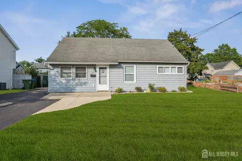 12 Brookville Rd, Edison, NJ 08817