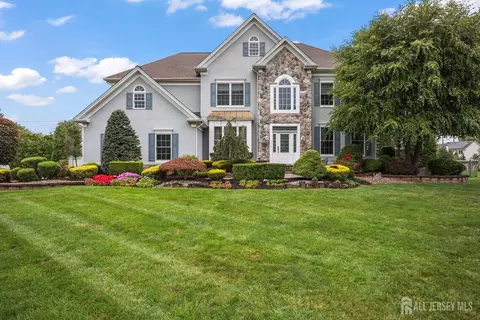 10 Villa Farms Cir, Monroe, NJ 08831