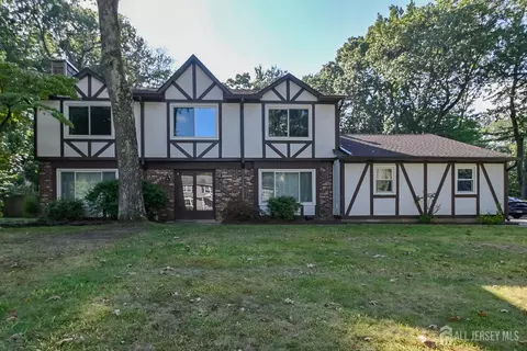14 Edward Ave, Monroe, NJ 08831