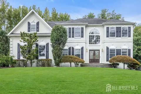 22 Forest Ln, Monroe, NJ 08831